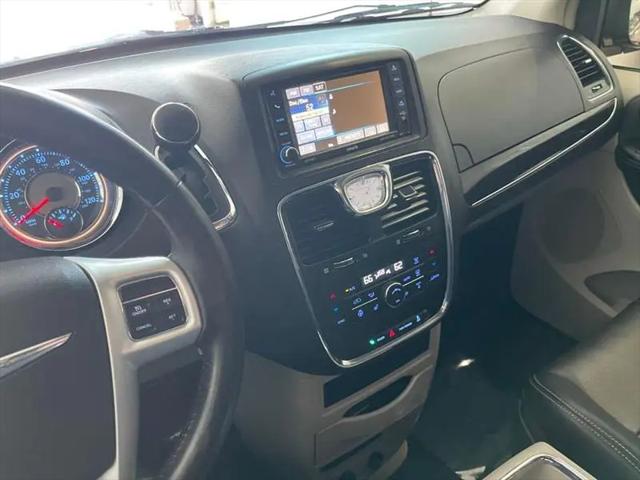 2015 Chrysler Town & Country Touring-L