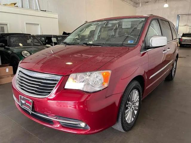 2015 Chrysler Town & Country Touring-L for sale in Chantilly, VA