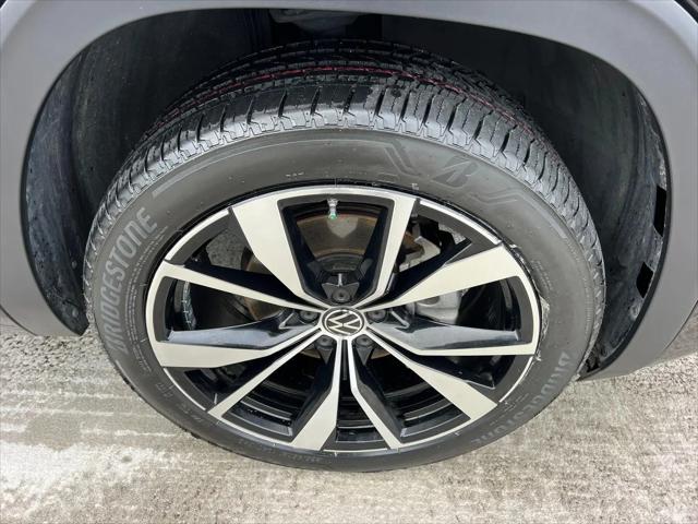 2024 Volkswagen Atlas 2.0T SEL Premium R-Line