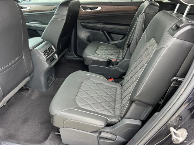 2024 Volkswagen Atlas 2.0T SEL Premium R-Line