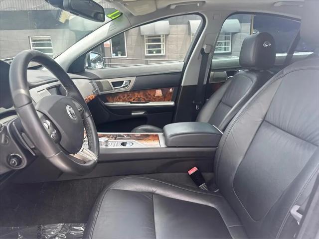 2011 Jaguar XF Standard