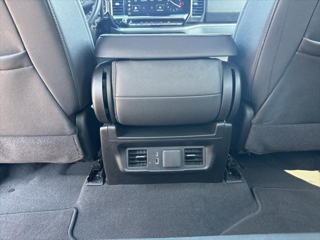 2025 GMC Sierra 1500 2WD Crew Cab Short Box SLT