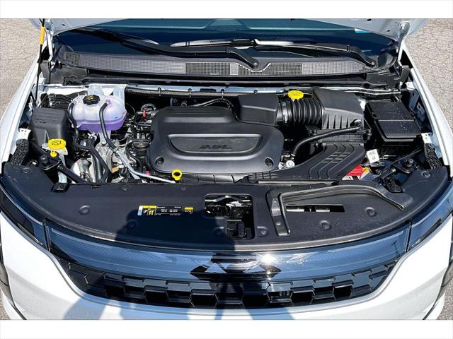 2027 Chrysler Pacifica Select