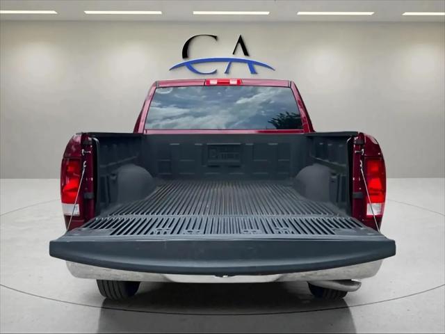 2022 Ram 1500 Classic SLT Crew Cab 4x4 5'7" Box