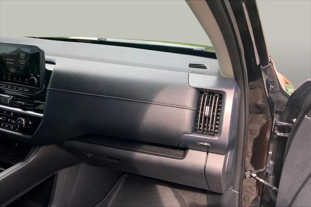 2024 Nissan Pathfinder SL FWD