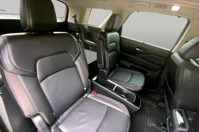 2024 Nissan Pathfinder SL FWD