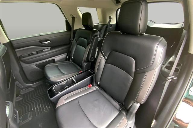 2024 Nissan Pathfinder SL FWD