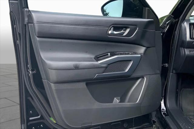 2024 Nissan Pathfinder SL FWD
