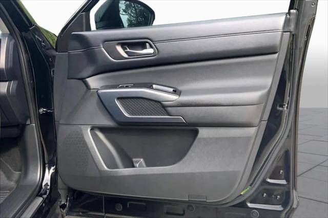 2024 Nissan Pathfinder SL FWD