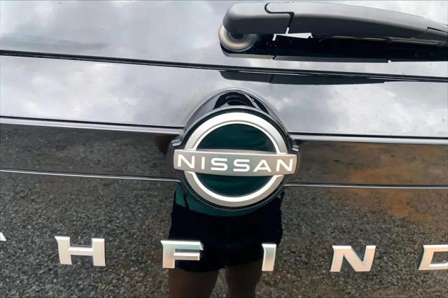 2024 Nissan Pathfinder SL FWD