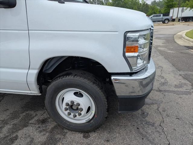 2027 Ford E-Series Cutaway E-450
