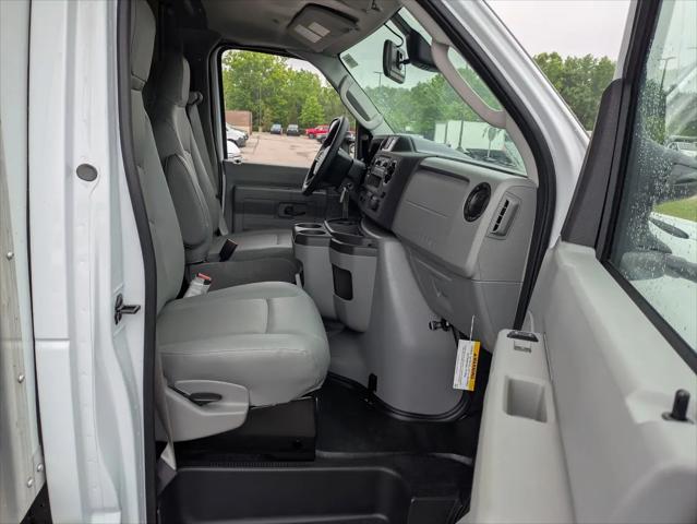 2027 Ford E-Series Cutaway E-450