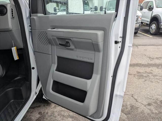2027 Ford E-Series Cutaway E-450