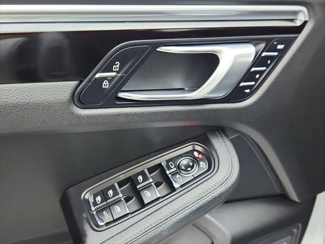 2019 Porsche Macan Macan