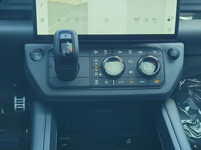 2026 Land Rover Defender P635 OCTA
