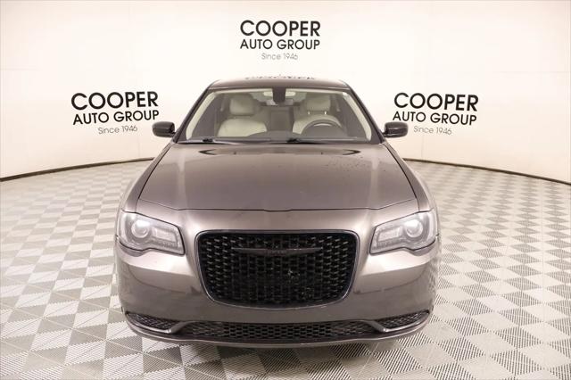 2023 Chrysler 300 Touring