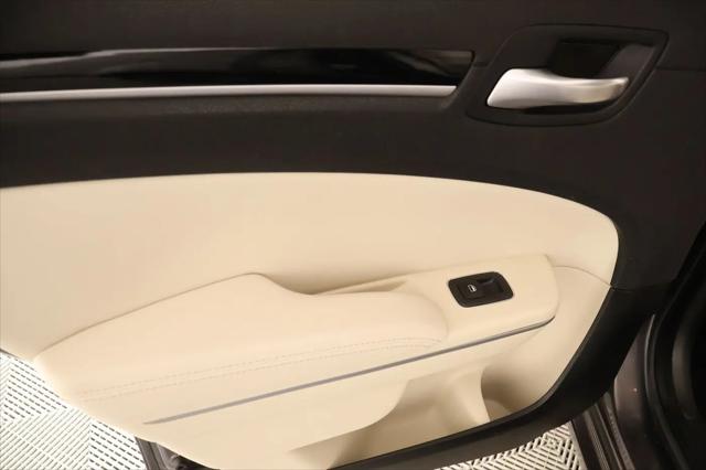 2023 Chrysler 300 Touring