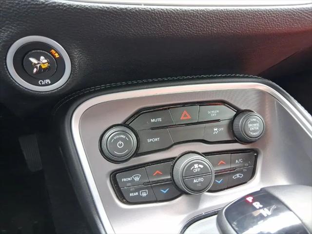 2022 Dodge Challenger SXT