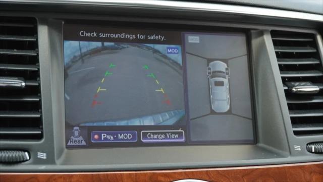 2015 INFINITI QX80 Standard