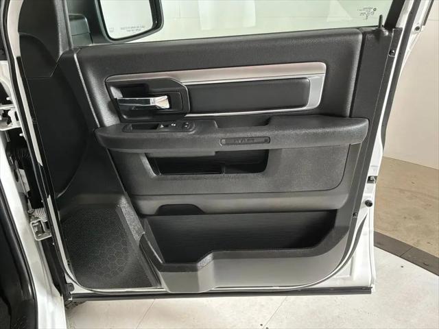 2024 Ram 1500 Classic Warlock Crew Cab 4x4 5'7" Box
