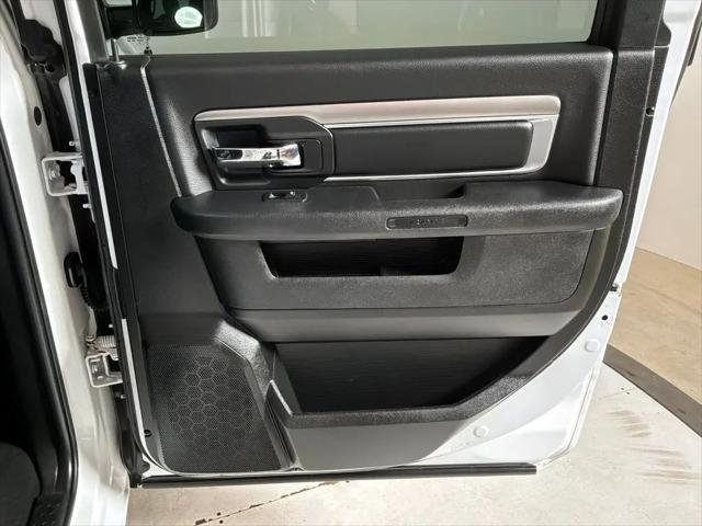 2024 Ram 1500 Classic Warlock Crew Cab 4x4 5'7" Box