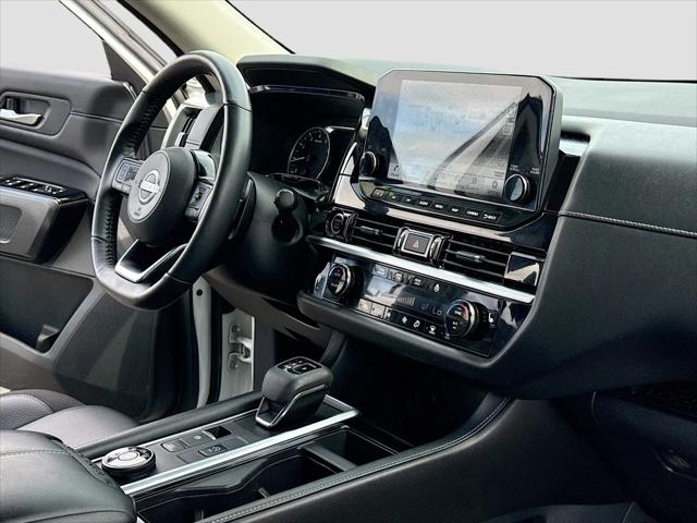 2024 Nissan Pathfinder SL 4WD