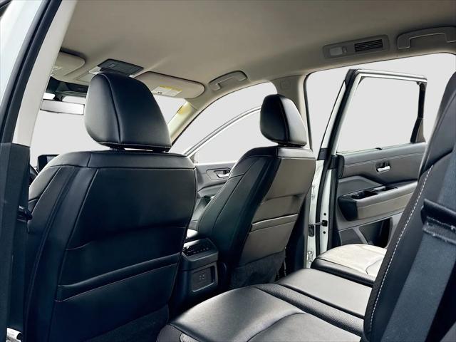 2024 Nissan Pathfinder SL 4WD