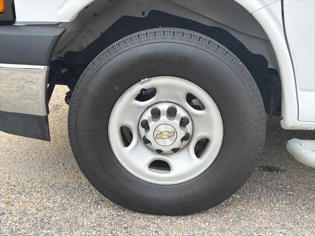 2024 Chevrolet Express Cargo Van RWD 2500 Regular Wheelbase WT