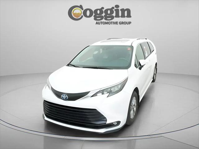 2025 Toyota Sienna XLE