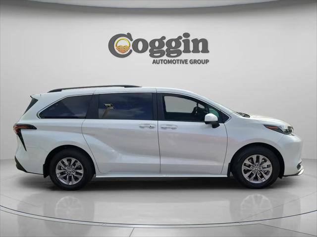 2025 Toyota Sienna XLE
