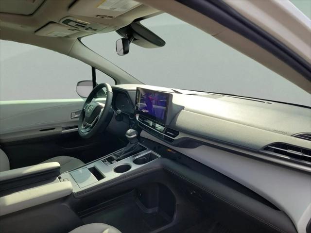 2025 Toyota Sienna XLE