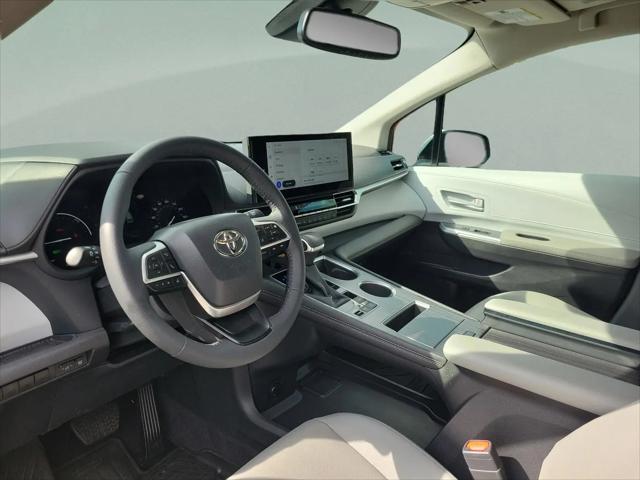 2025 Toyota Sienna XLE