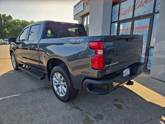 2021 Chevrolet Silverado 1500 4WD Crew Cab Short Bed Custom