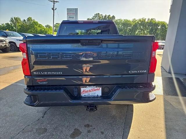 2021 Chevrolet Silverado 1500 4WD Crew Cab Short Bed Custom