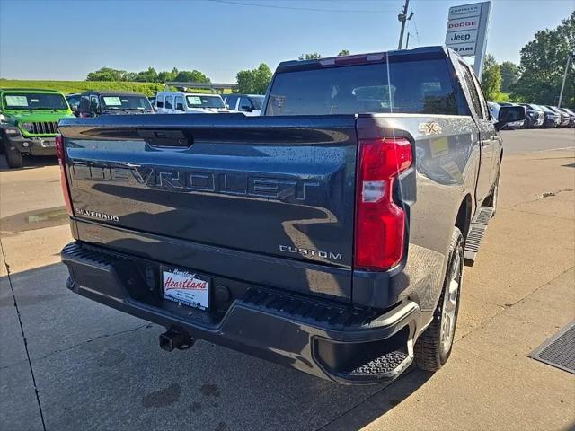 2021 Chevrolet Silverado 1500 4WD Crew Cab Short Bed Custom
