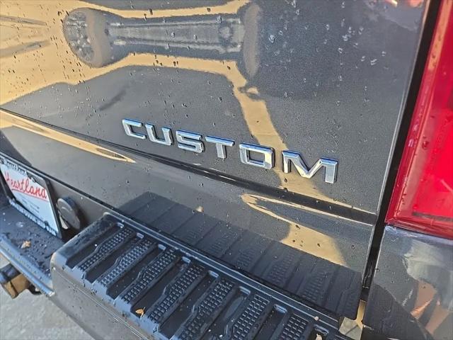 2021 Chevrolet Silverado 1500 4WD Crew Cab Short Bed Custom