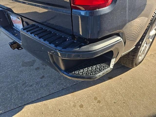 2021 Chevrolet Silverado 1500 4WD Crew Cab Short Bed Custom