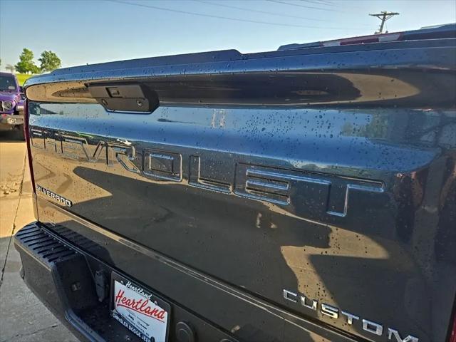 2021 Chevrolet Silverado 1500 4WD Crew Cab Short Bed Custom