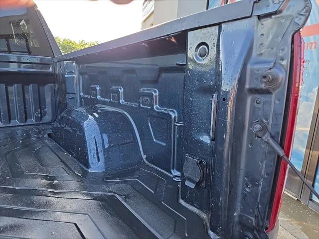 2021 Chevrolet Silverado 1500 4WD Crew Cab Short Bed Custom