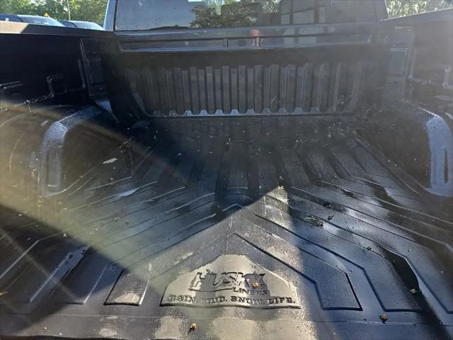 2021 Chevrolet Silverado 1500 4WD Crew Cab Short Bed Custom