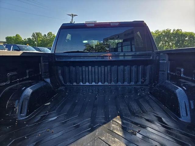 2021 Chevrolet Silverado 1500 4WD Crew Cab Short Bed Custom