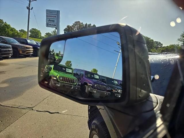 2021 Chevrolet Silverado 1500 4WD Crew Cab Short Bed Custom
