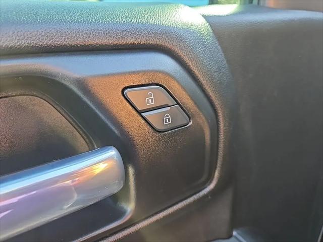 2021 Chevrolet Silverado 1500 4WD Crew Cab Short Bed Custom