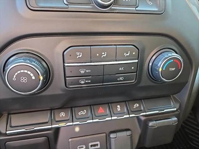 2021 Chevrolet Silverado 1500 4WD Crew Cab Short Bed Custom