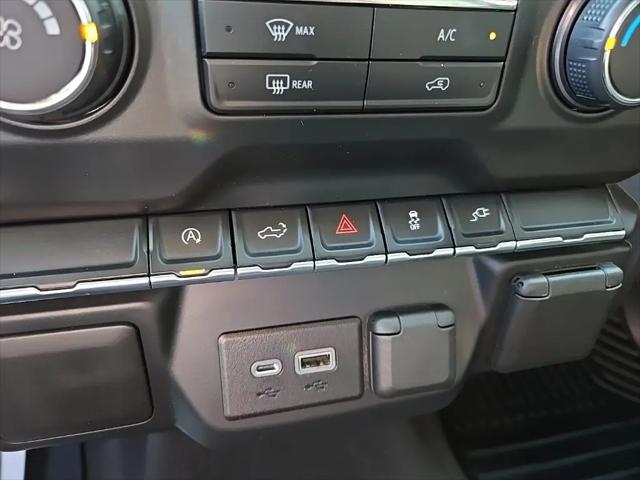 2021 Chevrolet Silverado 1500 4WD Crew Cab Short Bed Custom