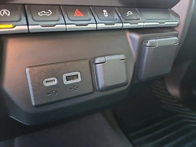 2021 Chevrolet Silverado 1500 4WD Crew Cab Short Bed Custom