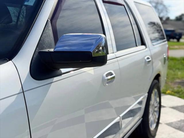 2014 Lincoln Navigator Standard