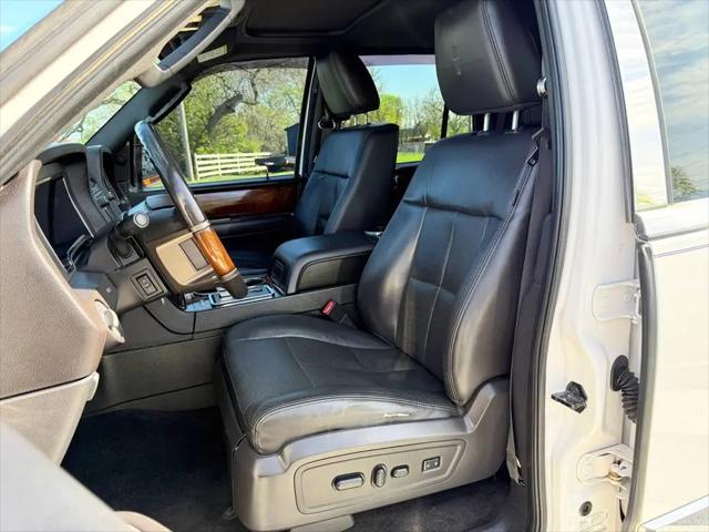 2014 Lincoln Navigator Standard