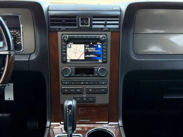 2014 Lincoln Navigator Standard