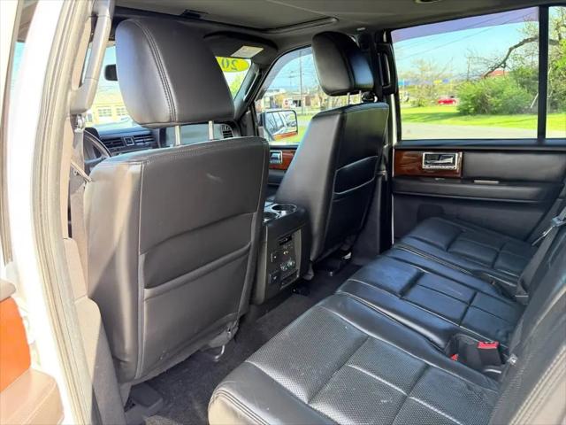 2014 Lincoln Navigator Standard